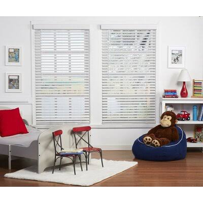 White Horizontal Blind A410536