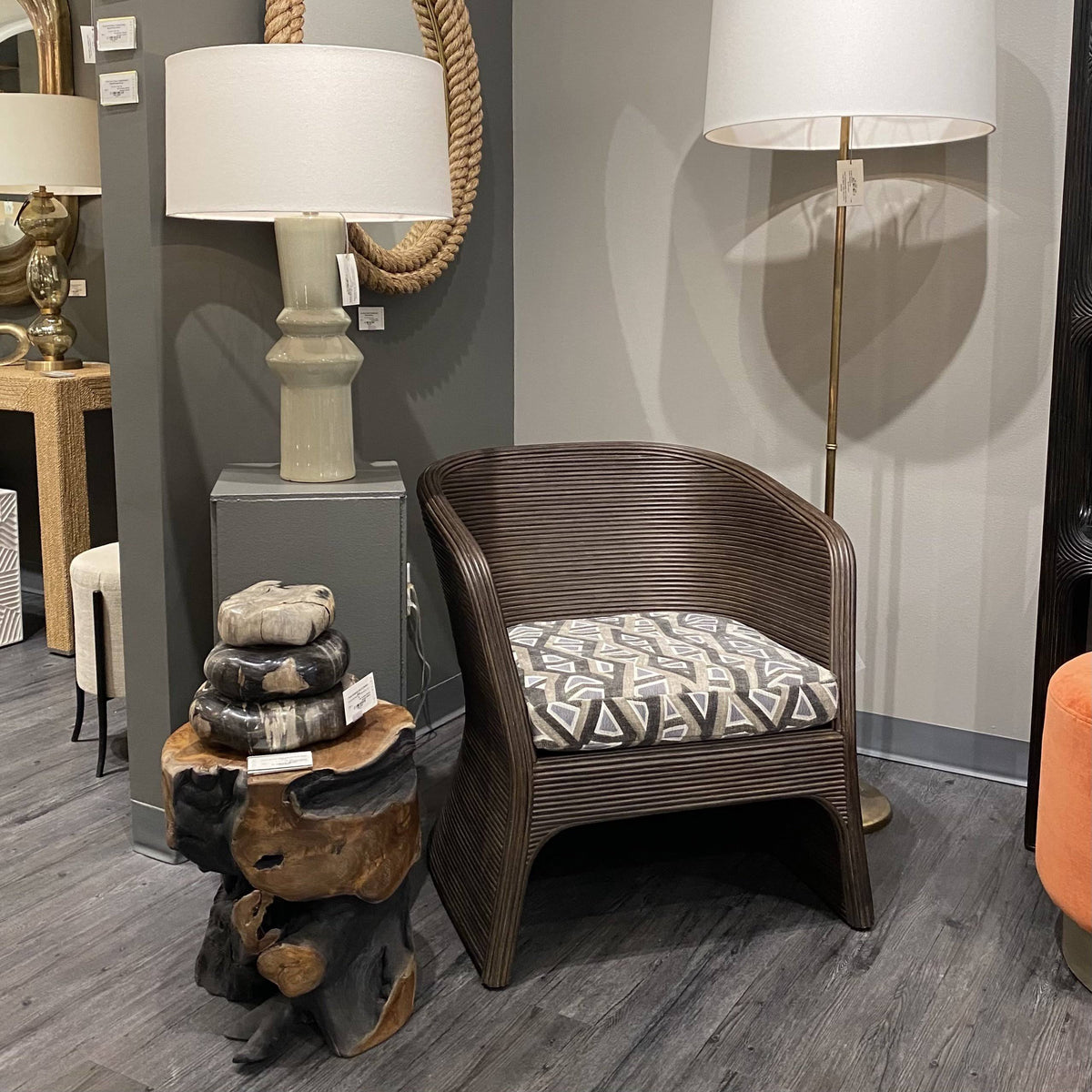 Accent Table Y37570