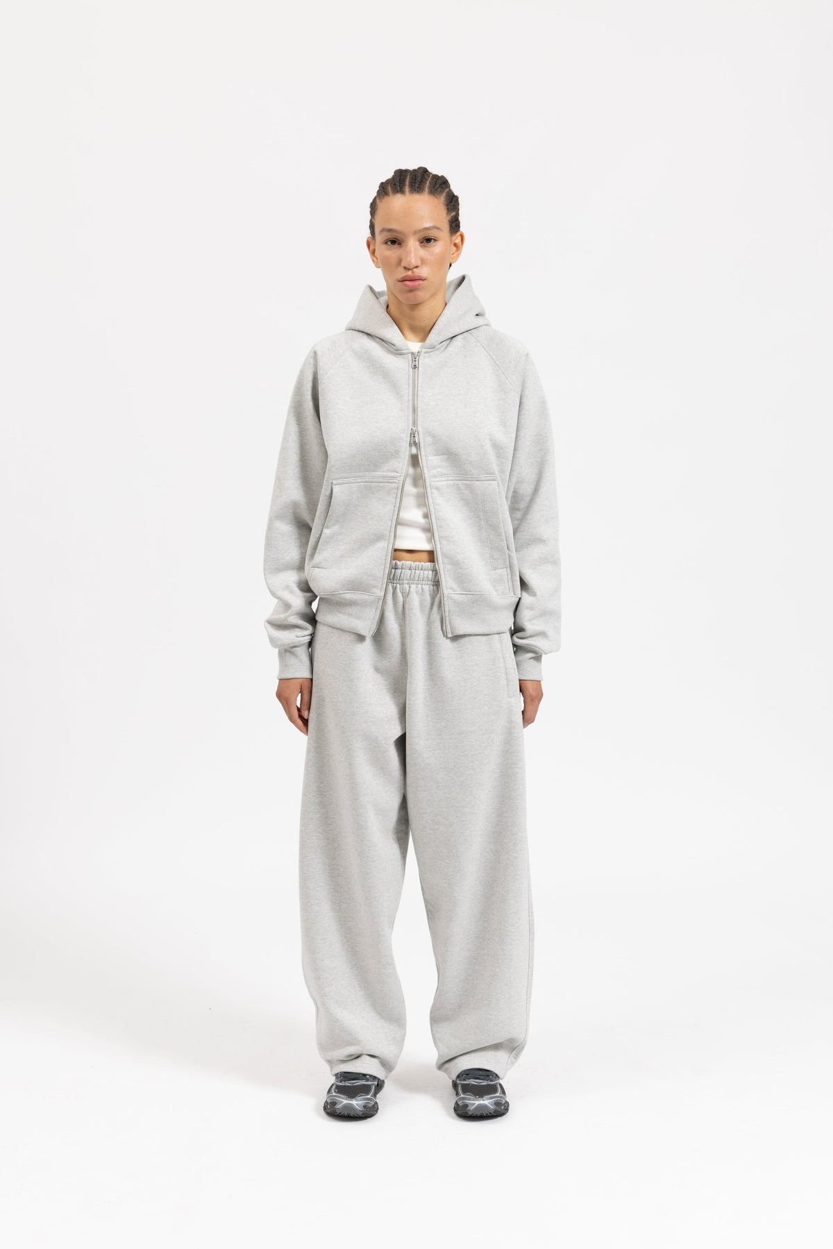 SIGNATURE UNCUFFED JOGGERS -  GREY