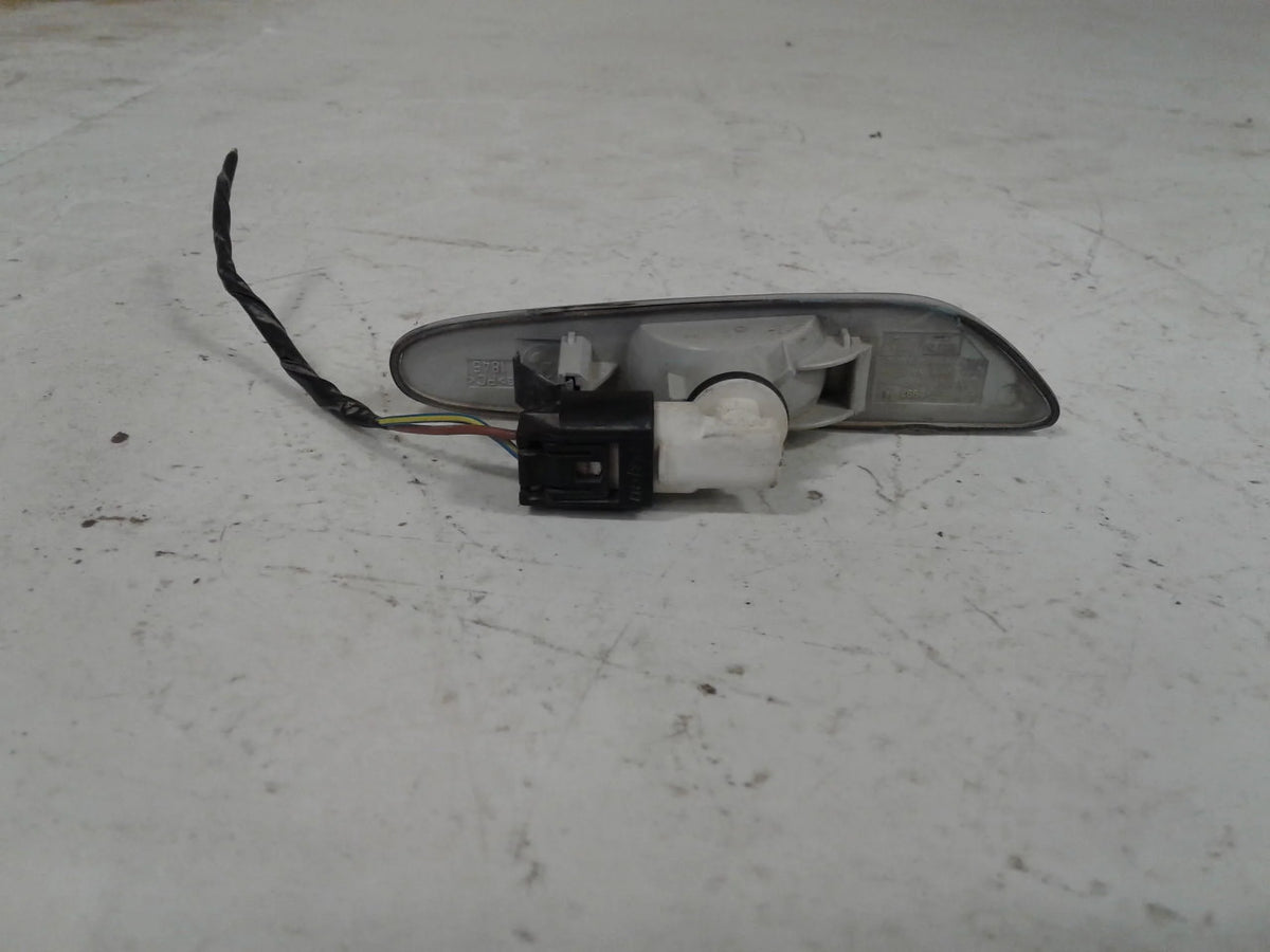 2008 BMW 328 Series Side Marker Fender Mounted RH G296322